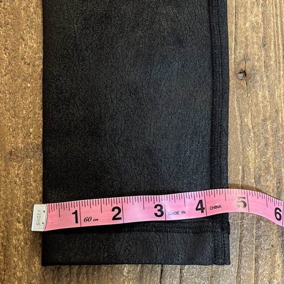 Ingrid + Isabel Maternity Active Leggings - Picture 6 of 8